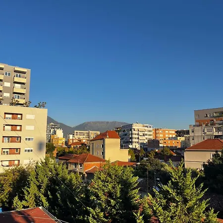 Apartment Friends' House In *