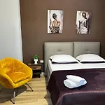Friends' House In
