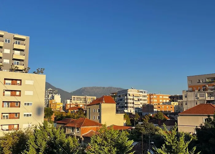 Daire Friends' House In *