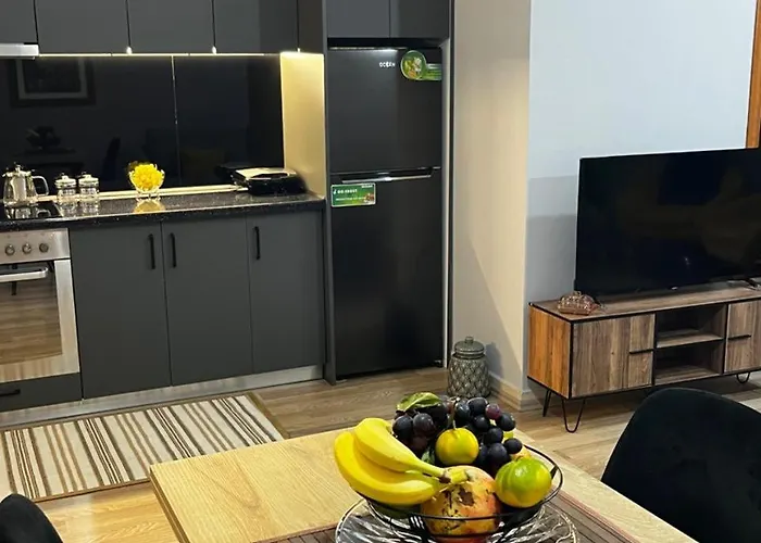 Friends' House In Tiran